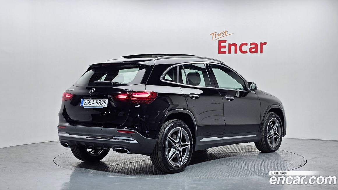 Mercedes-Benz GLA-Class GLA250 4MATIC, 2025