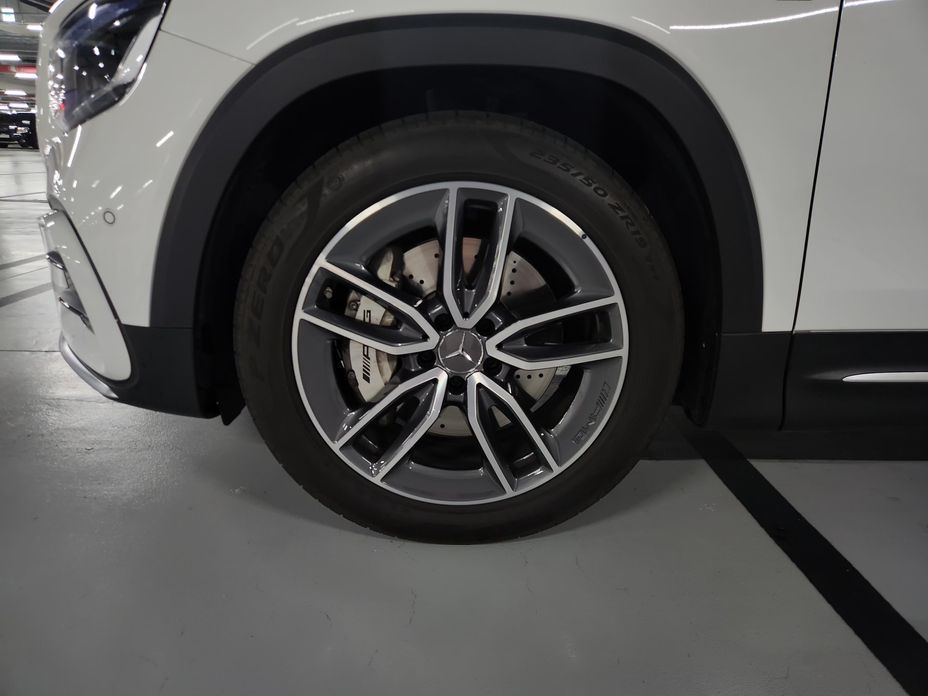 Mercedes-Benz GLB-Class AMG GLB35 4MATIC, 2025