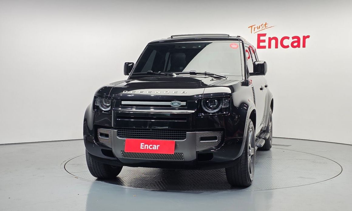 Land Rover Defender 110 P300 X-Dynamic SE, 2024