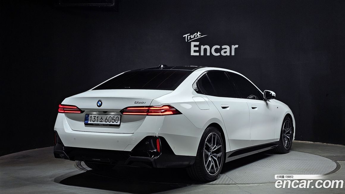 BMW 5-Series 520i M Sport, 2025