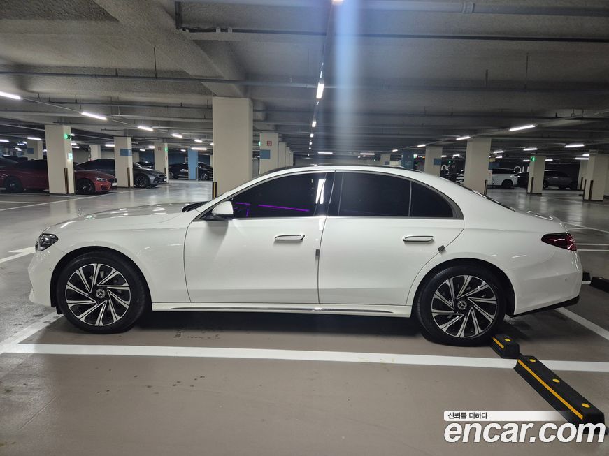 Mercedes-Benz E-Class E300 4MATIC Exclusive, 2024