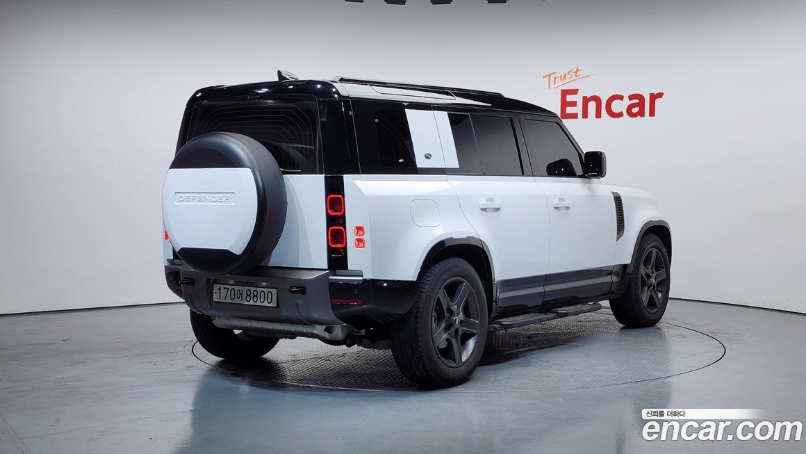 Land Rover Defender 110 P300 X-Dynamic SE, 2024