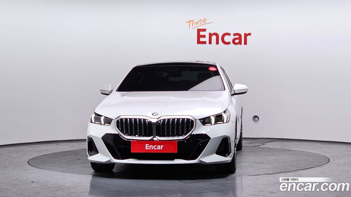 BMW 5-Series 520i M Sport, 2025