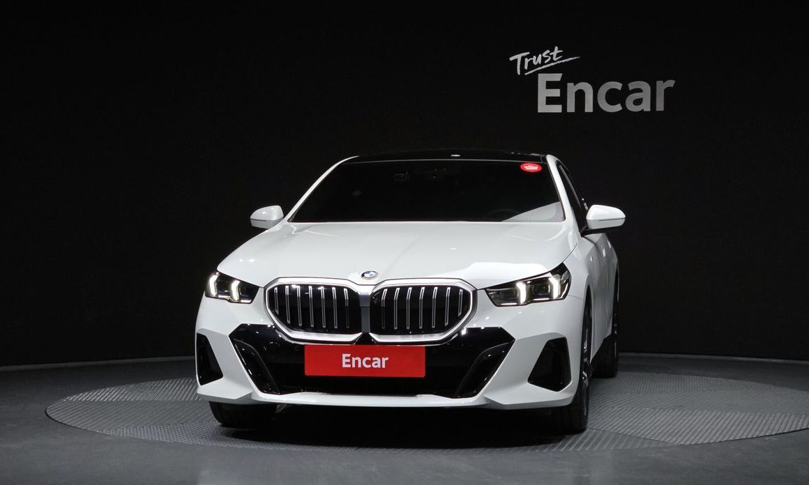 BMW 5-Series 520i M Sport, 2025