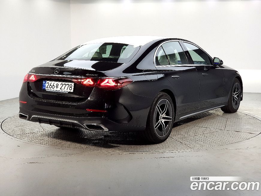 Mercedes-Benz E-Class E300 4MATIC AMG Line, 2026