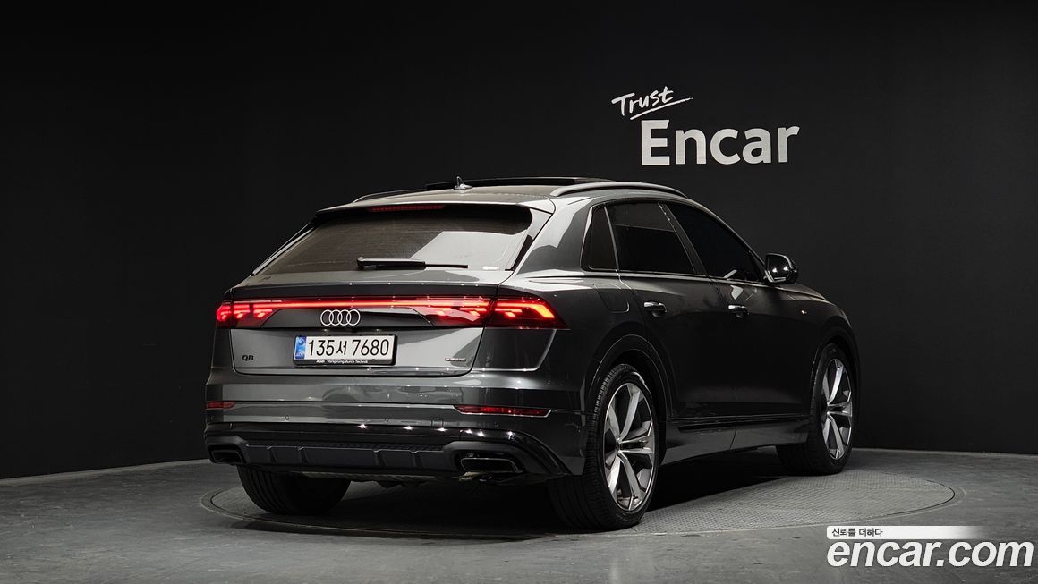 Audi Q8 55 TFSI Quattro Premium, 2025
