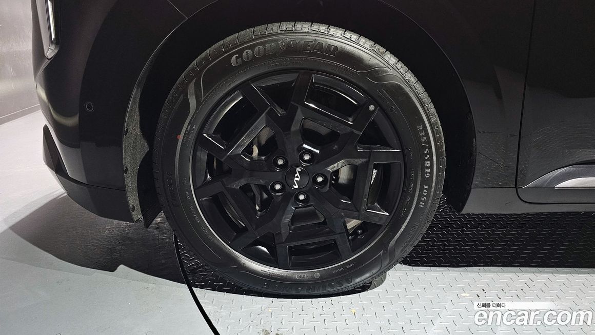 Kia Carnival 9-Seater Gravity, 2025