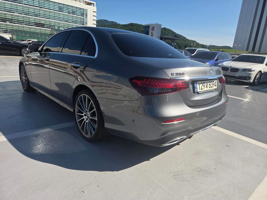 Mercedes-Benz E-Class E350 4MATIC AMG Line, 2022