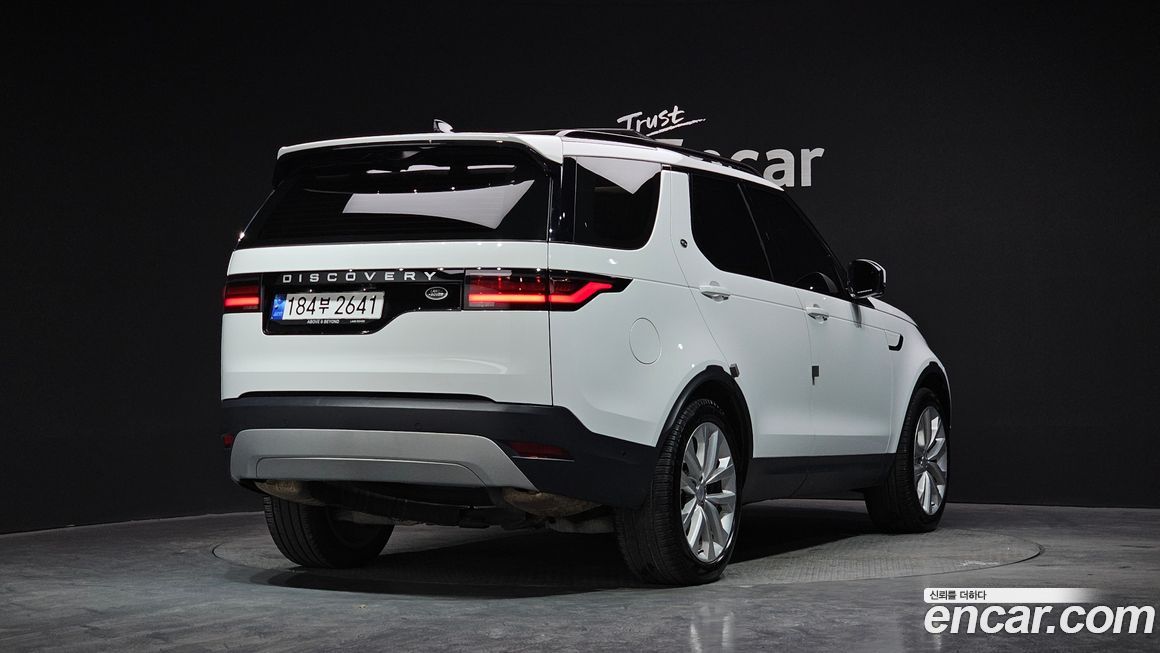 Land Rover Discovery 2.0 P300 SE, 2023