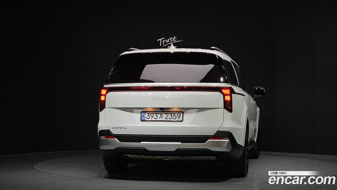 Kia Carnival 9-Seater Prestige, 2024