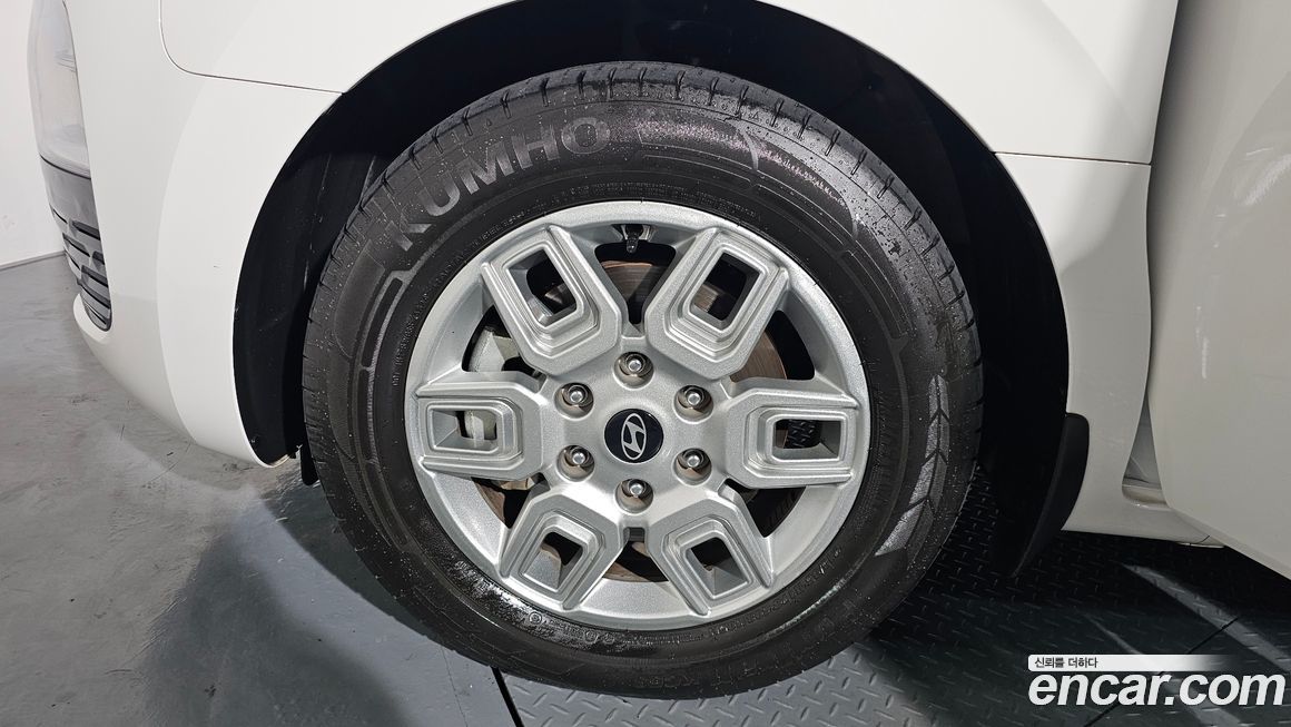 Hyundai Staria Cargo 5-Seater, 2025