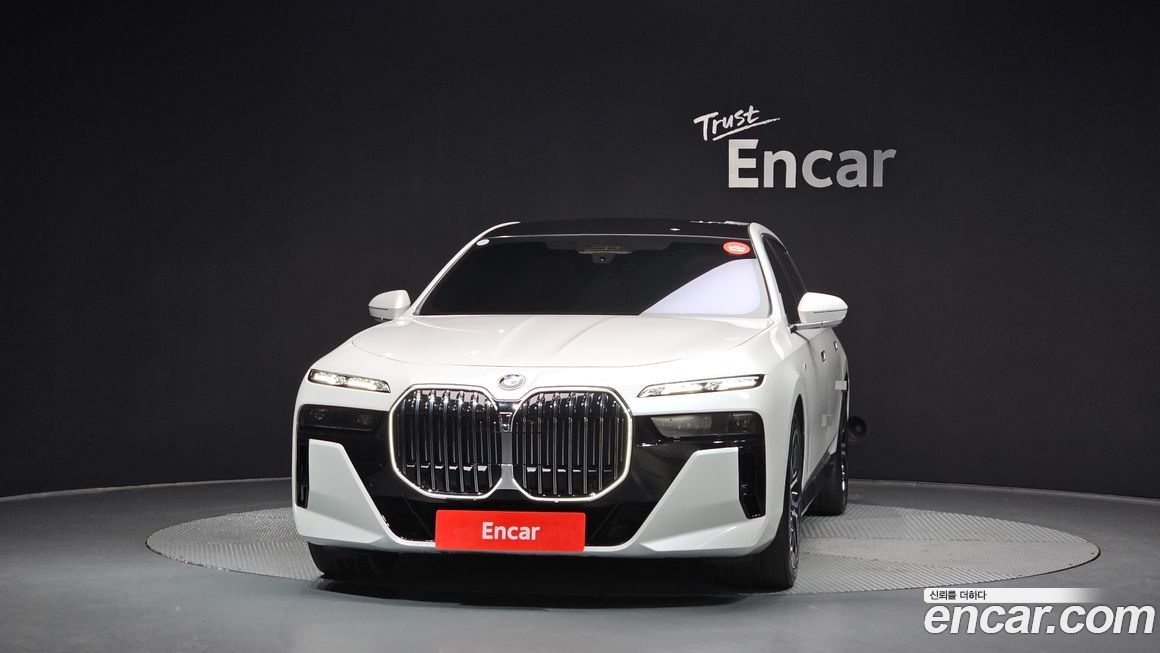 BMW 7-Series 740i xDrive M Sport, 2025