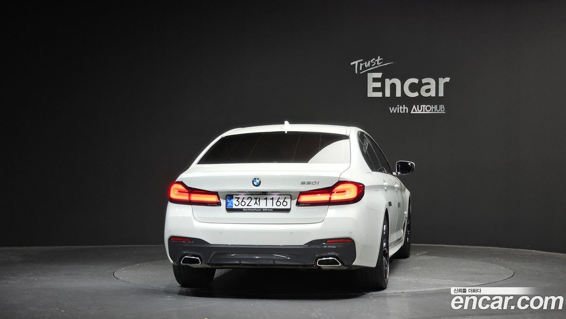 BMW 5-Series 530i M Sport Package, 2023