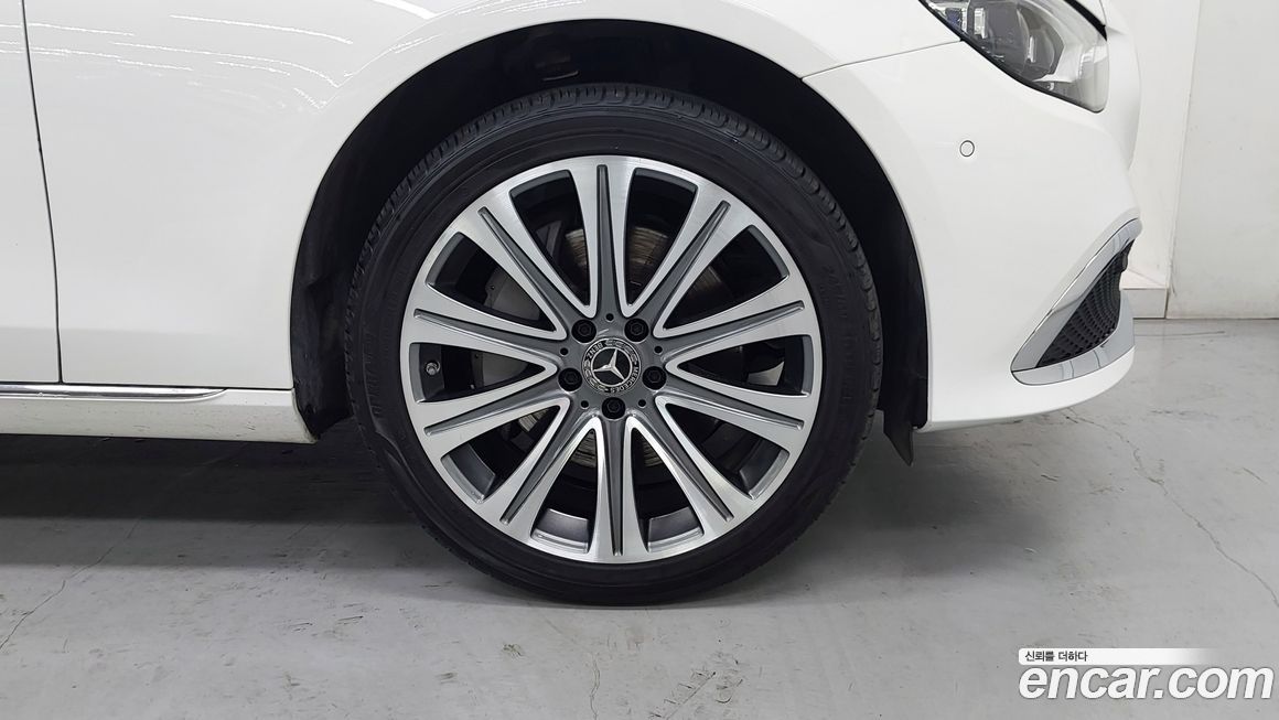 Mercedes-Benz E-Class E350 4MATIC Exclusive, 2023