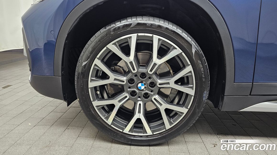 BMW X1 xDrive 20i xLine, 2022