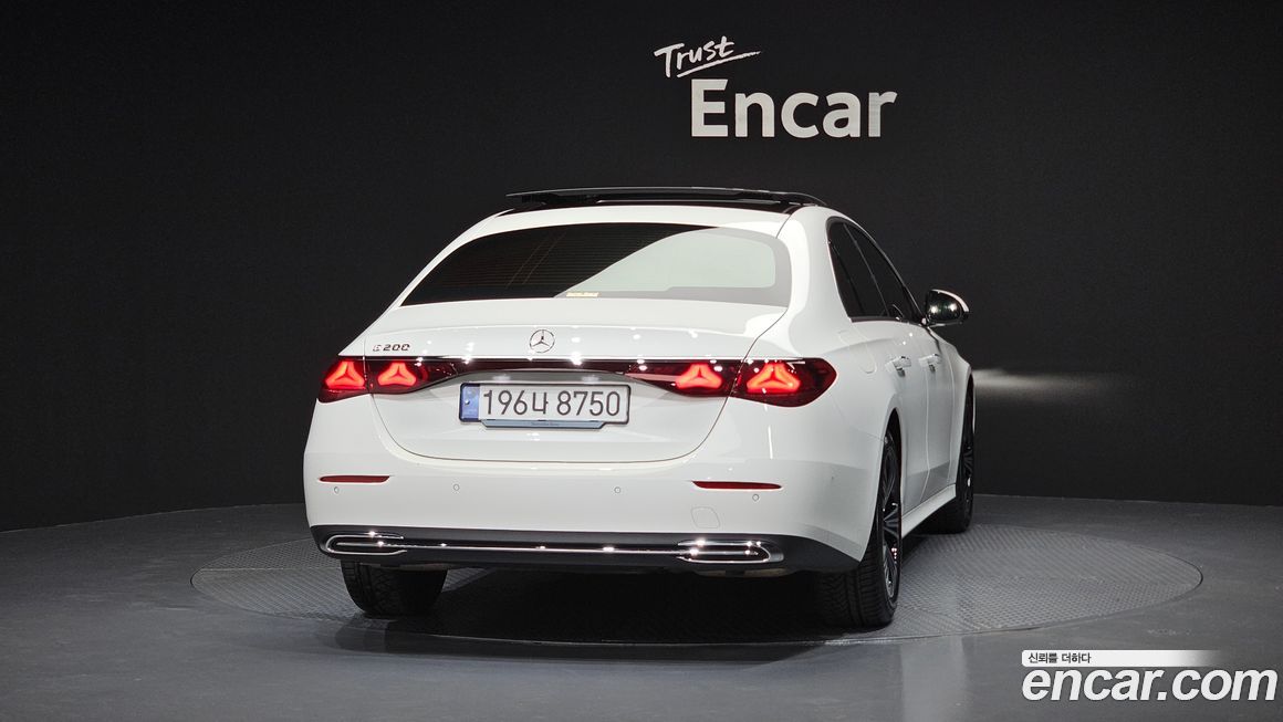 Mercedes-Benz E-Class E200 Avantgarde, 2024