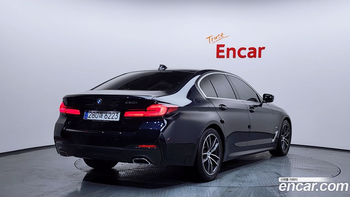 BMW 5-Series 520i M Sport, 2022