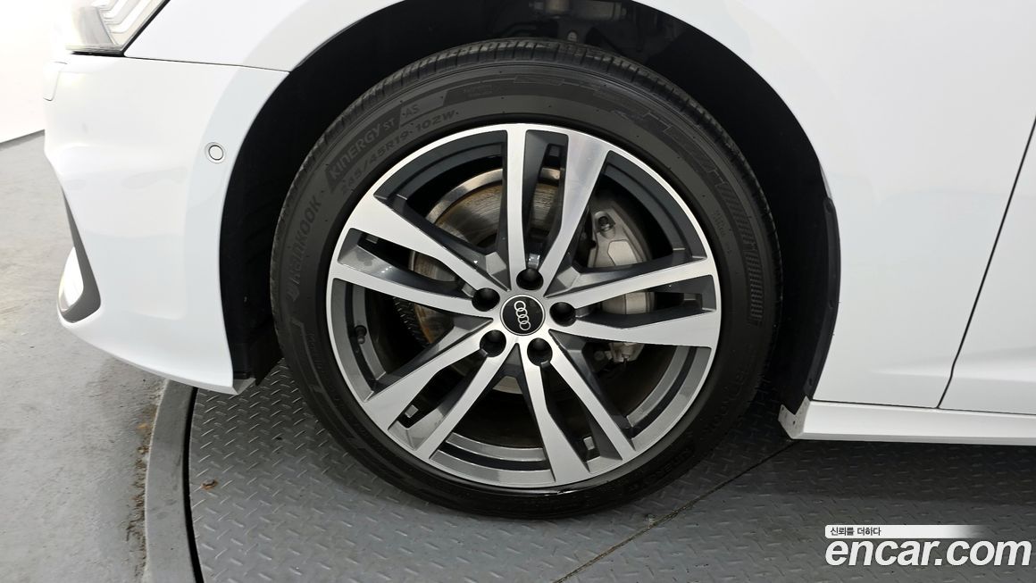 Audi A6 45 TFSI Quattro Premium, 2023