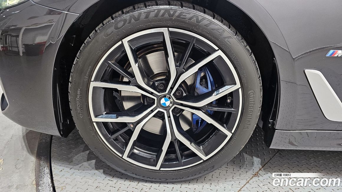 BMW 5-Series 530i M Sport Package, 2023