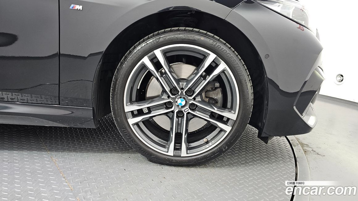 BMW 2-Series 220i M Sports, 2023