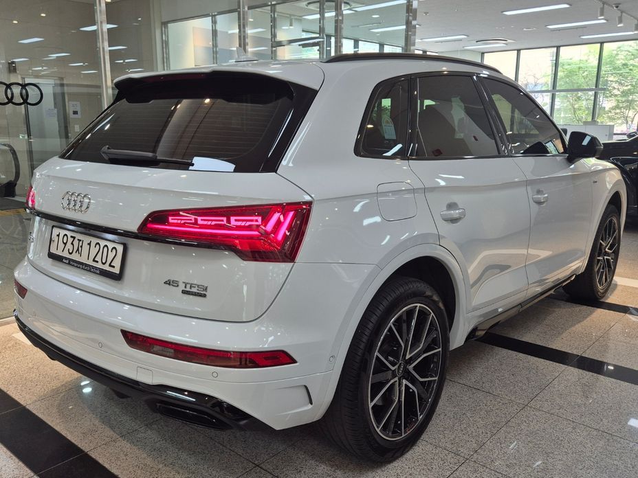Audi Q5 45 TFSI Quattro Premium, 2024