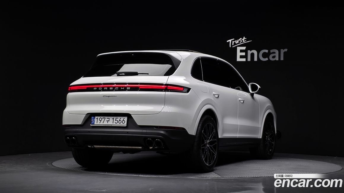 Porsche Cayenne 3.0, 2024