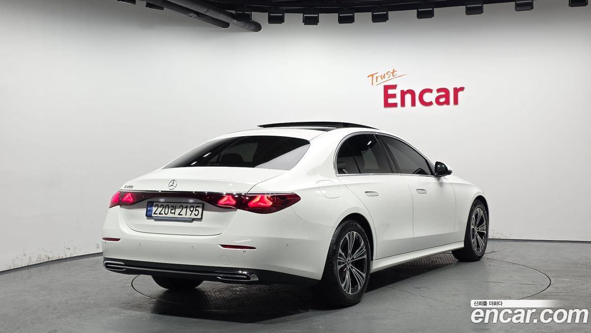 Mercedes-Benz E-Class E200 Avantgarde, 2024