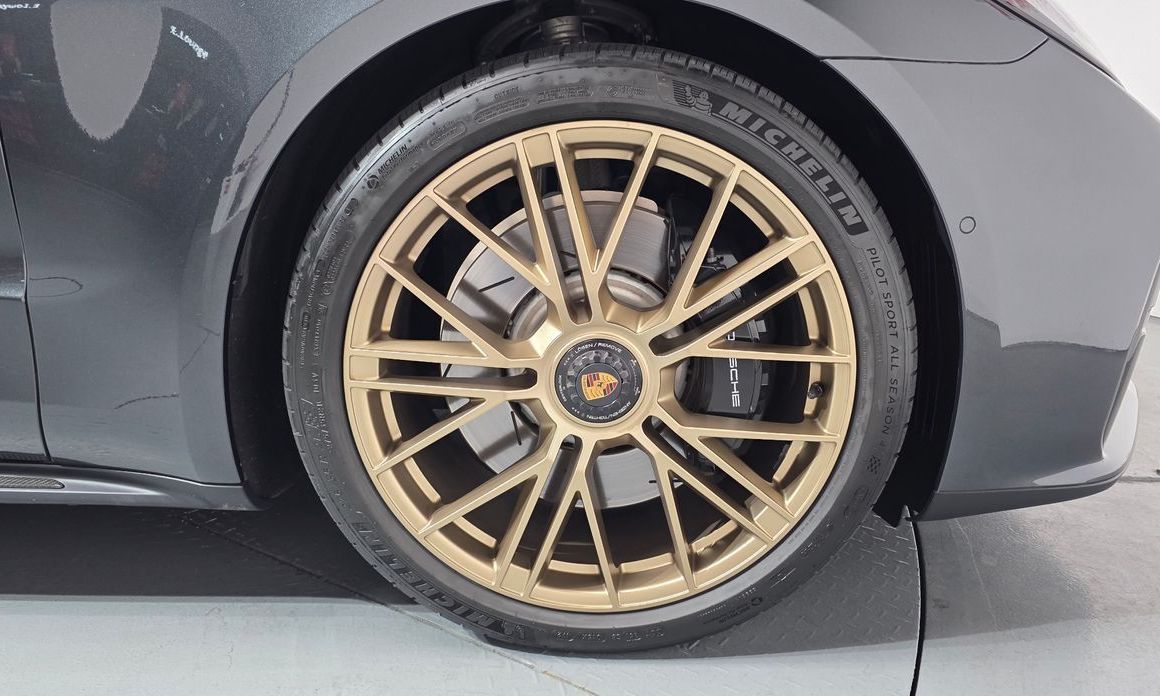 Porsche Panamera 4.0 GTS, 2025