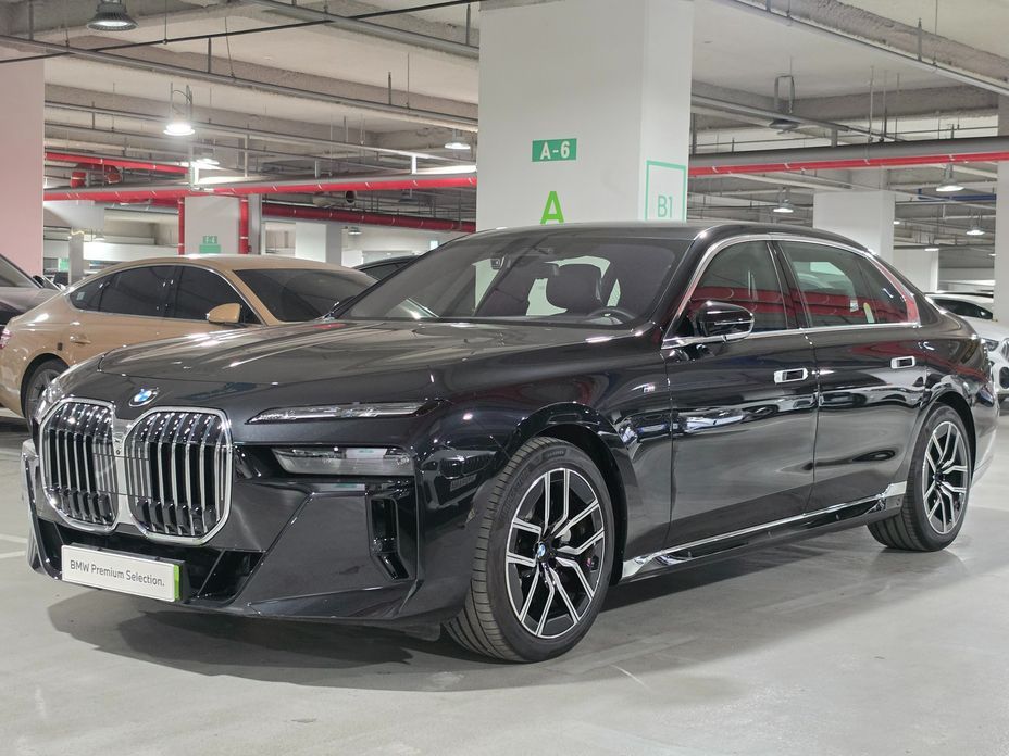 BMW 7-Series 740d xDrive M Sport, 2025