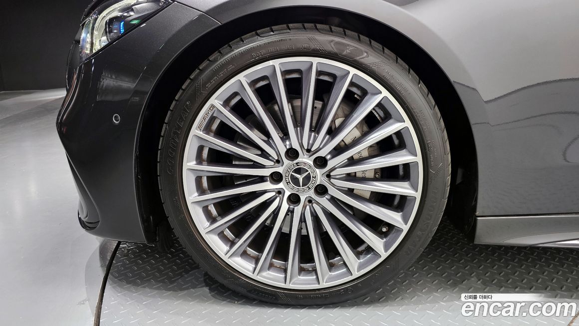 Mercedes-Benz C-Class C300 4MATIC AMG Line, 2023