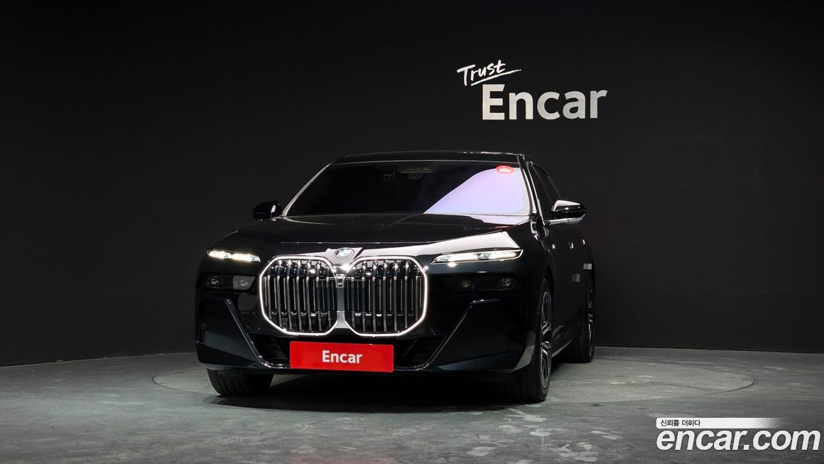 BMW 7-Series 740i xDrive M Sport, 2025