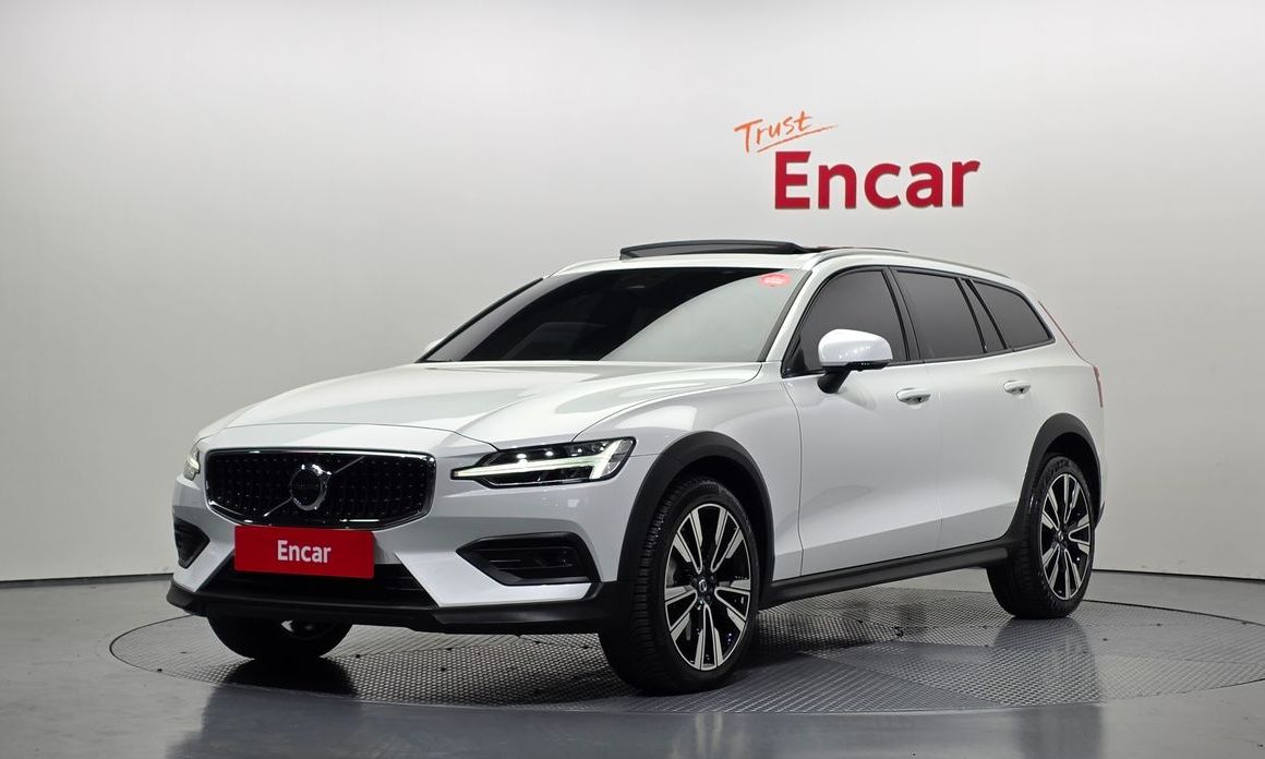 Volvo V60 B5 Ultimate AWD, 2023