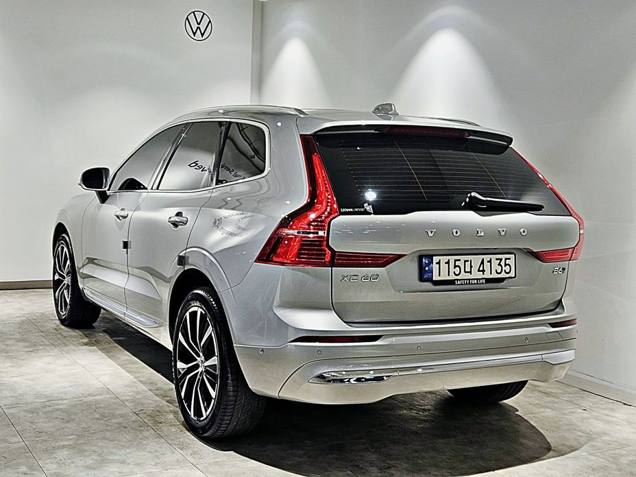 Volvo XC60 B6 Ultimate Bright, 2024
