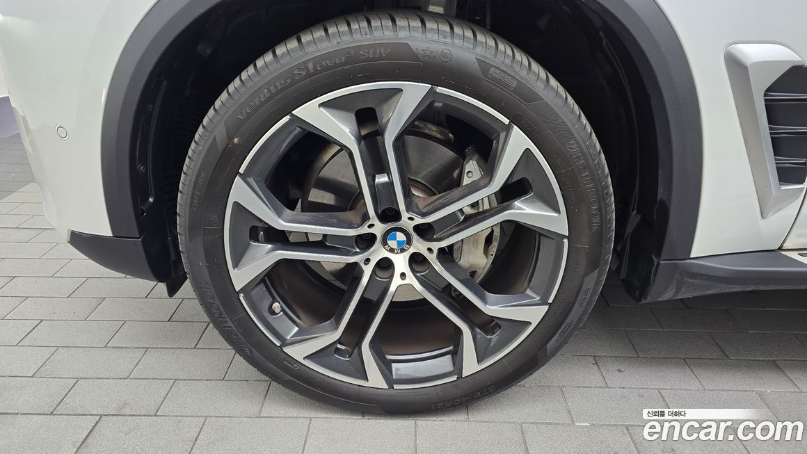 BMW X5 xDrive 40i xLine, 2025
