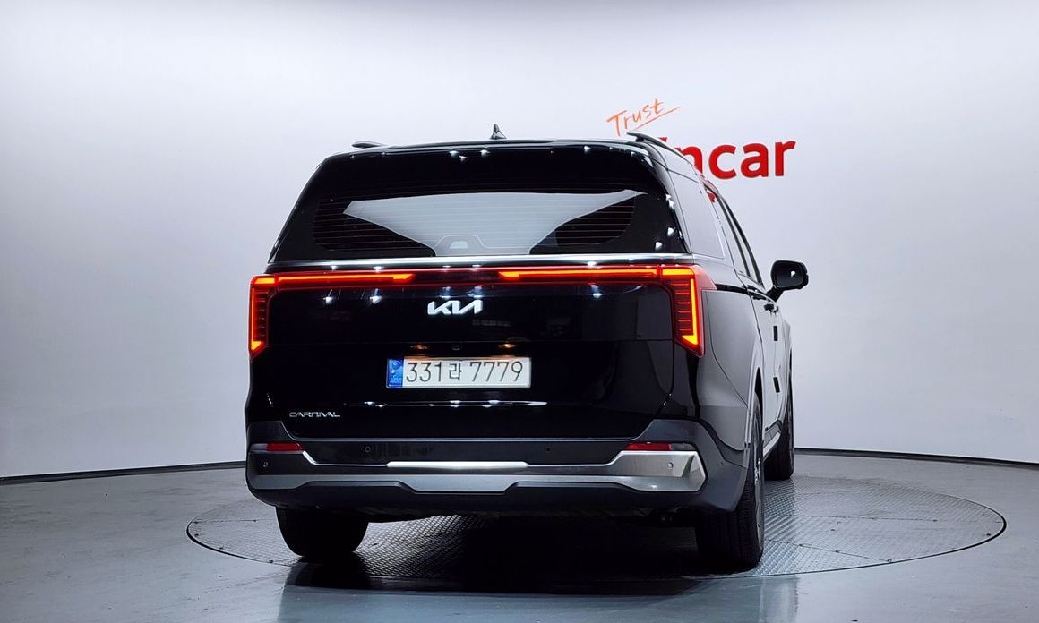 Kia Carnival 7-Seater Signature, 2024