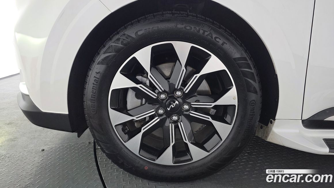 Kia Carnival 7-Seater Signature, 2023