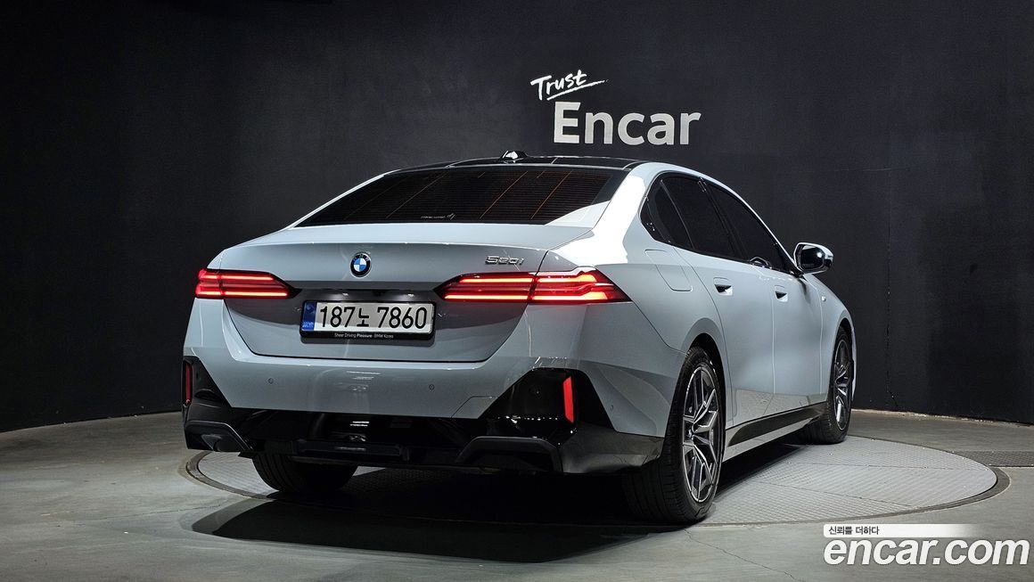 BMW 5-Series 520i M Sport, 2025