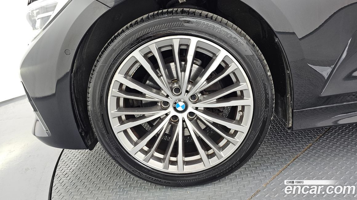 BMW 3-Series 320i, 2022
