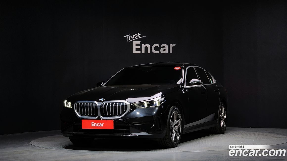 BMW 5-Series 520i, 2024