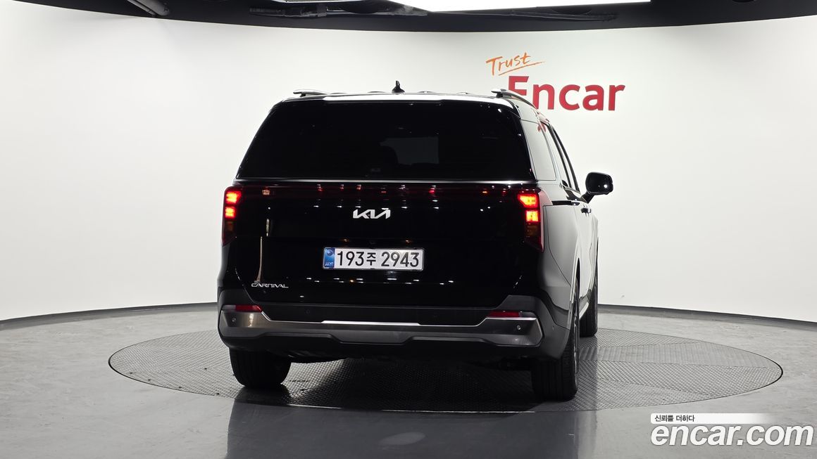 Kia Carnival Gasoline 7-Seater Signature, 2025