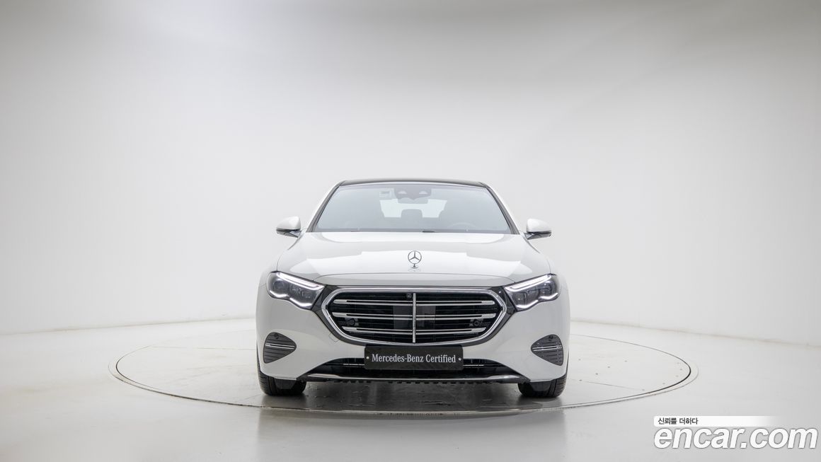 Mercedes-Benz E-Class E300 4MATIC Exclusive, 2026