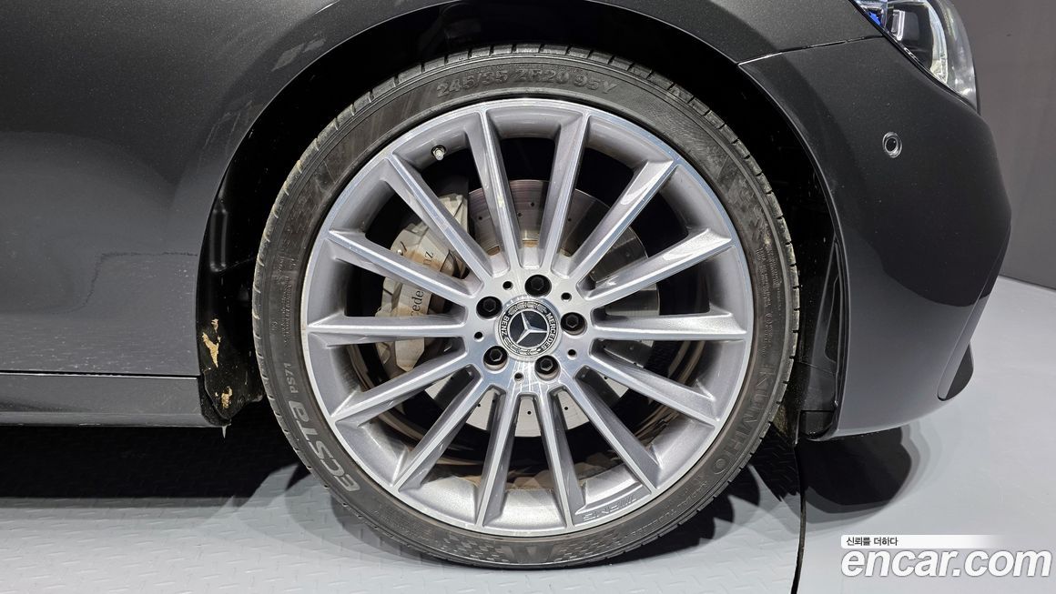 Mercedes-Benz E-Class E350 4MATIC AMG Line, 2022