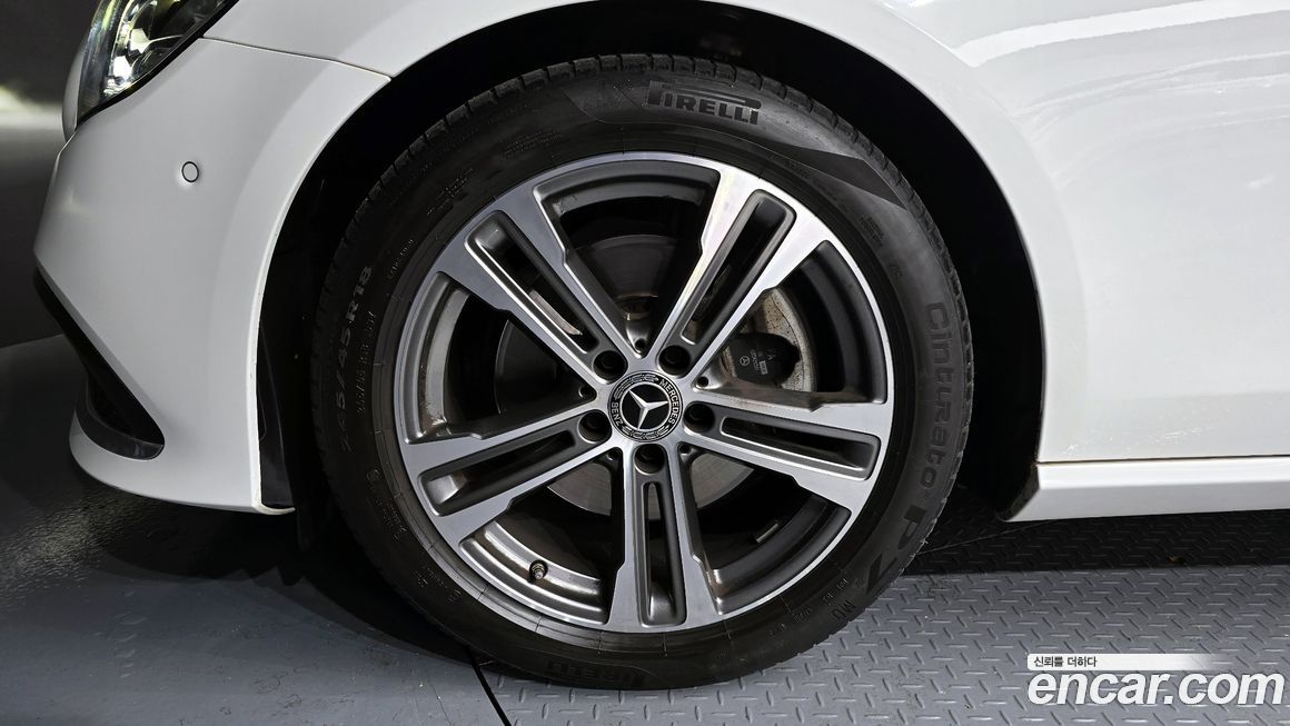 Mercedes-Benz E-Class E250 Avantgarde, 2023