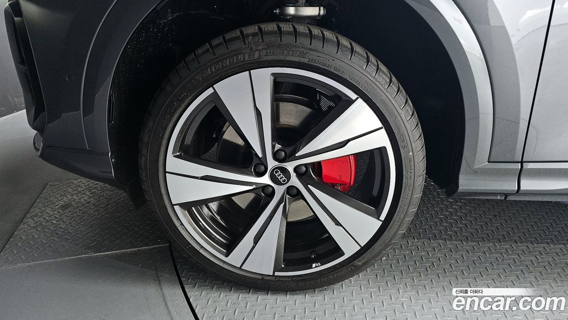 Audi Q5 40 TDI Quattro S Line Black Edition, 2025