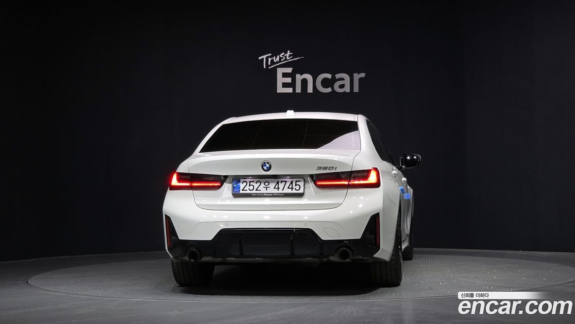 BMW 3-Series 320i M Sport, 2024