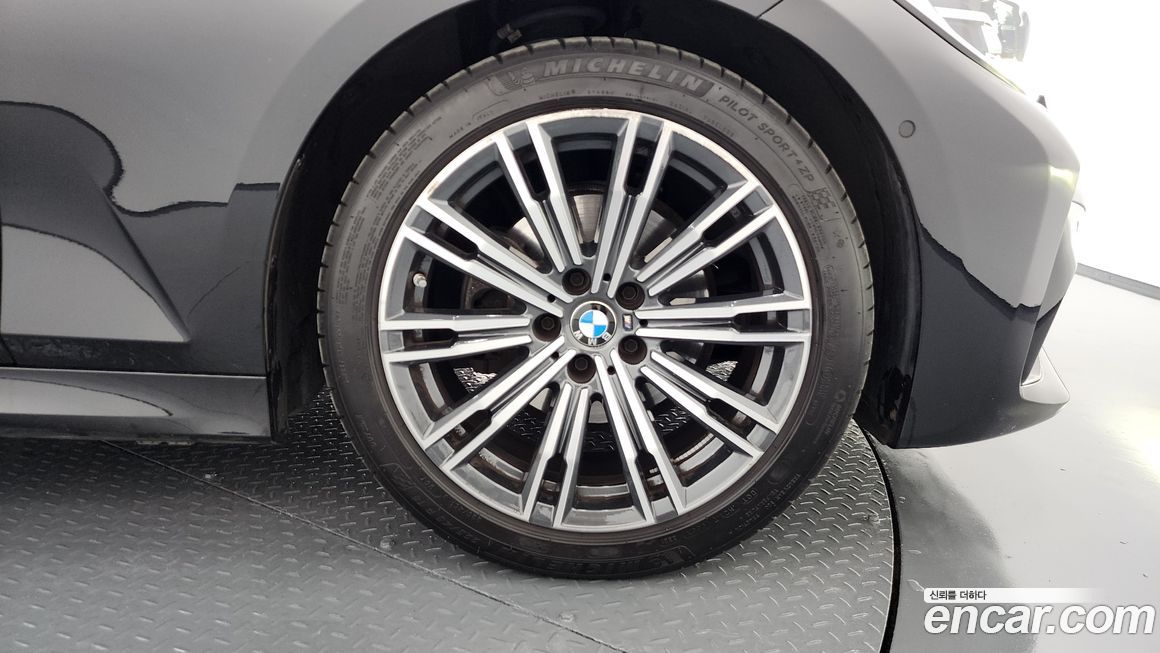 BMW 3-Series 320i M Sport, 2022