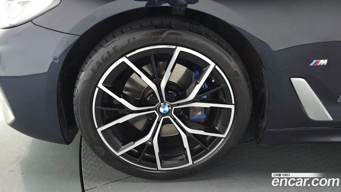 BMW 5-Series 530i M Sport Package, 2022