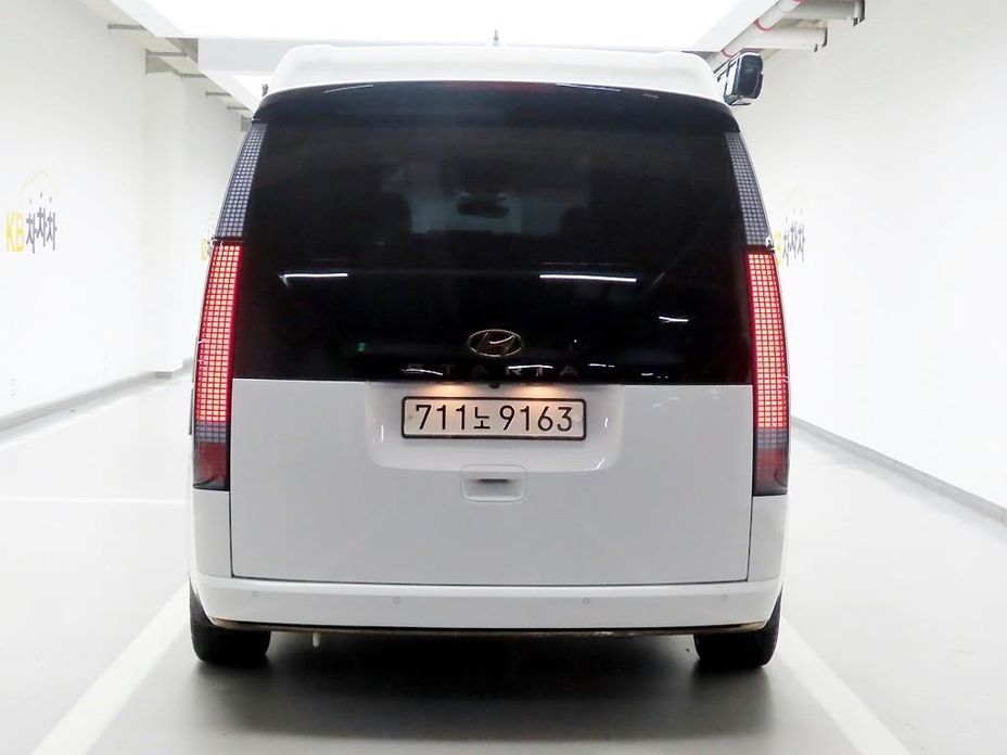 Hyundai Staria 2WD Camping Car, 2024