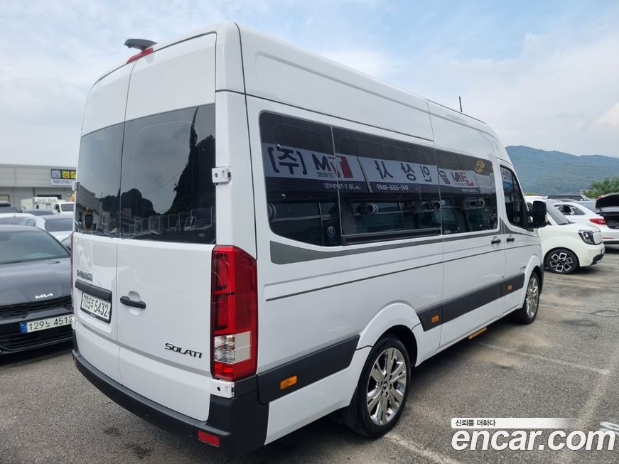 Hyundai Solati 15-seater, 2024