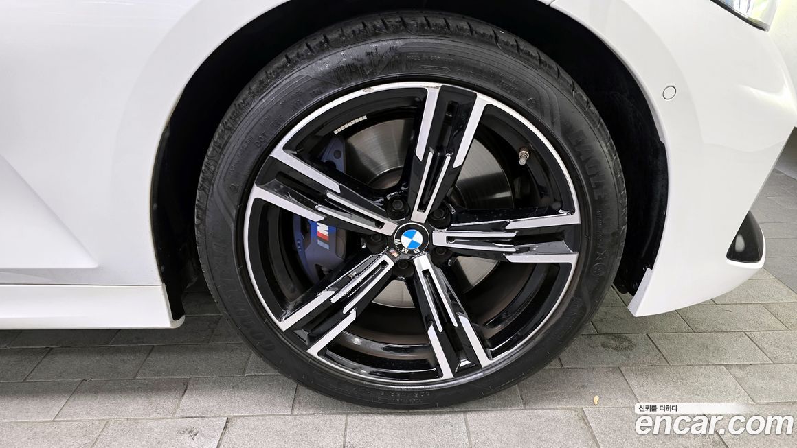 BMW 3-Series 320i M Sport, 2024